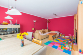 Wohnzimmer - Kapitalanlage! Vermietete 3-Zimmer EG-Wohnung mit Terrasse und Stellplatz in 22179 Hamburg-Bramfeld