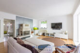 Wohnzimmer - Schöne Doppelhaushälfte mit ca. 135 m² Wohnfläche und ca. 380 m² Grundstück in 21035 Alt-Nettelnburg
