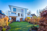 Rückansicht - Moderne 3-Zimmerwohnung mit Tiefgarage und großzügigem Balkon in 22159 Hamburg Farmsen-Berne